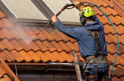 Démoussage et hydrofuge de toiture à Chindrieux